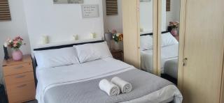 Lovely room like a home away home near the airport - Wythenshawe - 3