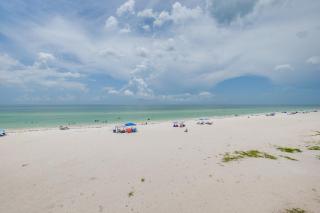 Amazing Beachfront Condo with Pool & Hot Tub - Bradenton Beach - 7