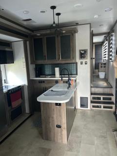 Raleigh RV Living- Sleeps 8 - - 7