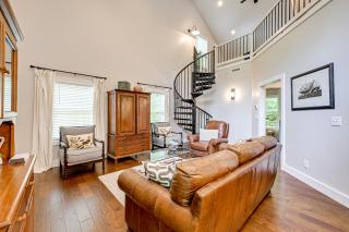 Bright Highlands Retreat Near Waterfalls and Trails - Highlands - 5