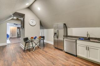 Walk to River and Downtown Portsmouth Apartment! - 3