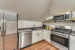 Walk to River and Downtown Portsmouth Apartment! - Portsmouth - 1