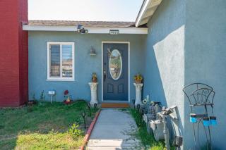 Whimsical Family Stay 10 Min Walk to PV Hospital - Pomona - 3