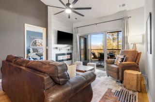 T Time Getaway - Overlooking Golf Views - Branson West - 9
