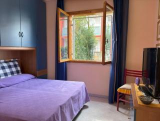 Spacious flat with private garden - 8