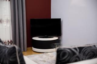 Spacious Modern Apartment with Stunning Town Views - Gjirokastër - 9