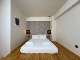 Kálm I - Curated Stays in the Historic Center - Calamata - 5