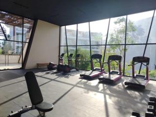 Enmedio de la zona hotelera y el centro - 5