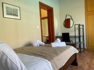 West Pool House - Kineta - 9