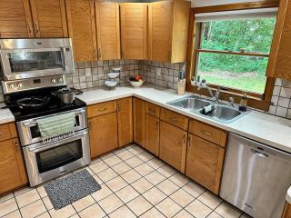 Nature's Nest - Woodland Retreat - Fireplace - Quiet and Cozy - 3