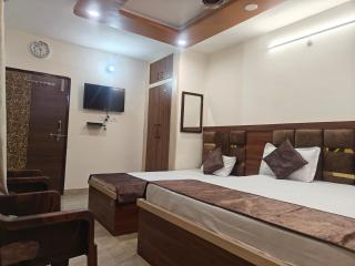 PARADISE VILLA "Lord Krishna's Goonj" - Vrindāvan - 1