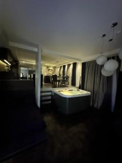 B&M Jacuzzi & Party time - Vilnius - 1