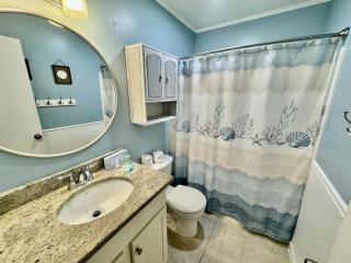 New Listing Sands Villa Steps to the Beach Flip-Flop Getaways - Hilton Head Island - 3