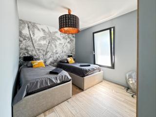 Modern 2 bedroom house, sleeps up to 6 - Saint-Didier-de-Formans - 1