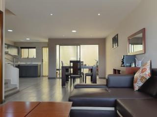 Villa Gran Encuentro Space and Comfort y 2 garages - Cuenca - 0