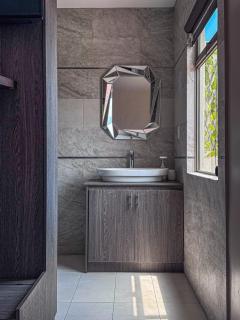 Villa Gran Encuentro Space and Comfort y 2 garages - Cuenca - 4