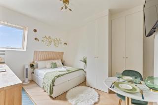 Beautiful Studio Metro and Paris at Your Door - 0