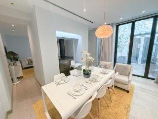 Luxurious 3-Bedroom & 3 Bathroom flat with Indoor fireplace and patio in central Mayfair - London - 7