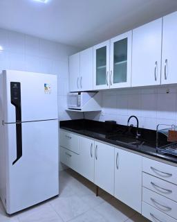RefugioBacutia- Prédio FRENTE MAR Bacutia- 6 pessoas- 3 Quartos com AR sendo 1 suite - varanda- sala de estar e jantar Ampla -Piscina e Sauna no Prédio - 3