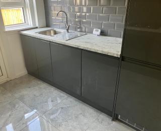 Modern and stylish 3 bedroom 2 bathroom west end house with Free WiFi and parking - - 9