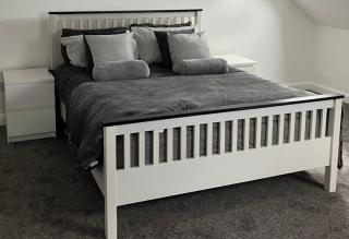 Modern and stylish 3 bedroom 2 bathroom west end house with Free WiFi and parking - - 4