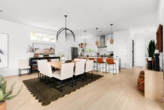 Heated Pool, Game Room, Outdoor Movies, Mins to Downtown, Sleeps 14 - Austin - 4