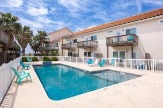 Comfy 3 Bedroom - Pets Sleeps 8 - Corpus Christi - 0