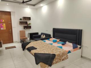 Star Studios 3 Indipendent studio Appartment - Noida - 0