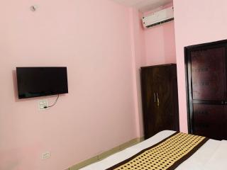 Mahadev Homestay !! Preferred Partner ! Walking Distance To Chandigarh Int'l Airport ! - - 6