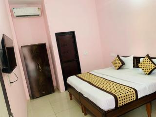 Mahadev Homestay !! Preferred Partner ! Walking Distance To Chandigarh Int'l Airport ! - - 9