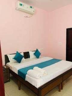 Mahadev Homestay !! Preferred Partner ! Walking Distance To Chandigarh Int'l Airport ! - - 2