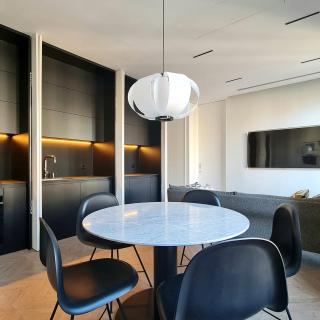 Elegant Minimalist Retreat in Barcelona - 9