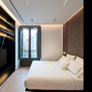 Elegant Minimalist Retreat in Barcelona - 8