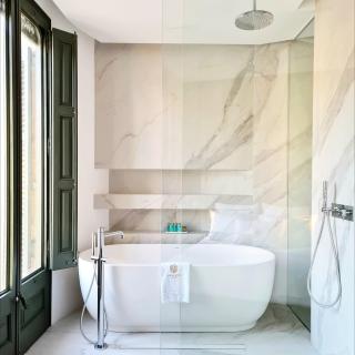 Elegant Minimalist Retreat in Barcelona - 7
