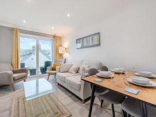 Long Ships - Uk48322 - Saundersfoot - 1