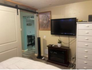 Cozy 1BR Private Unit w Patio Parking - Brookline - 1