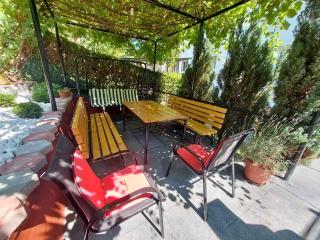 Apartment Sun Sarajevo - with a FREE garage and garden with a BBQ - Sarajevo - 3