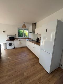 Maison à côté du lac de saint palais sur mer - 1