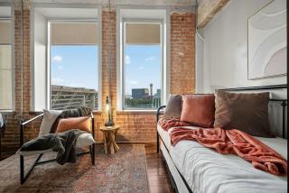 Loft in Downtown Dallas with Skyline views - 1