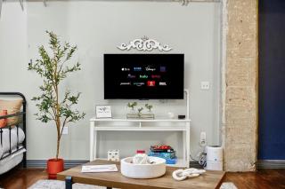 Loft in Downtown Dallas with Skyline views - 3