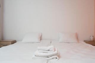 Riverside Comfort Apartment by BookingHost - 2