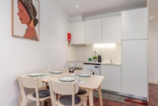 Renovated & Quiet 1-Bedroom in Santa Catarina - Porto - 2