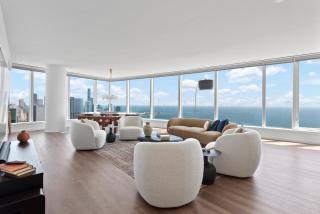 Lux Apts with Lake Views and Top Amenities - Chicago - 0