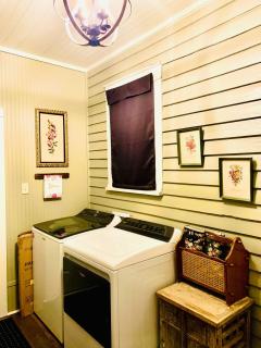 Circa 1900 - Historic - Romantic - Private - Pond - Fenced Yard - The Cottage at Chappell Hill - 2