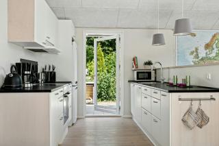 Forest House With Stream By Hjarbæk Fjord - 6