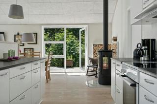 Forest House With Stream By Hjarbæk Fjord - 4