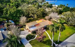 Family 4 Bedroom 3 Bathroom Pool Home with Huge Yard - Bradenton - 4