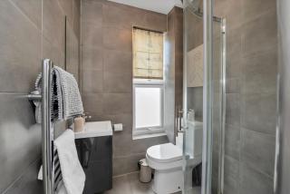 The Ranelagh House - 6BDR House all ensuite - Ipswich - 3