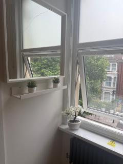 studio three - Londra - 1
