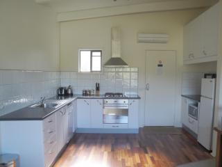 Off Mountain Accommodation - Merrijig - 9
